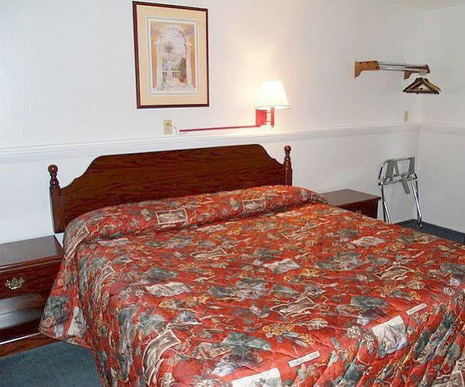 Super 8 By Wyndham Craig Hotel Quarto foto